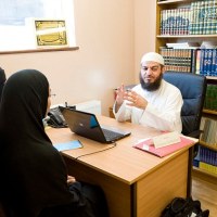 UK Sharia court: Muslim mother has to get PERMISSION from Islamic clerics to divorce her drug dealer husband